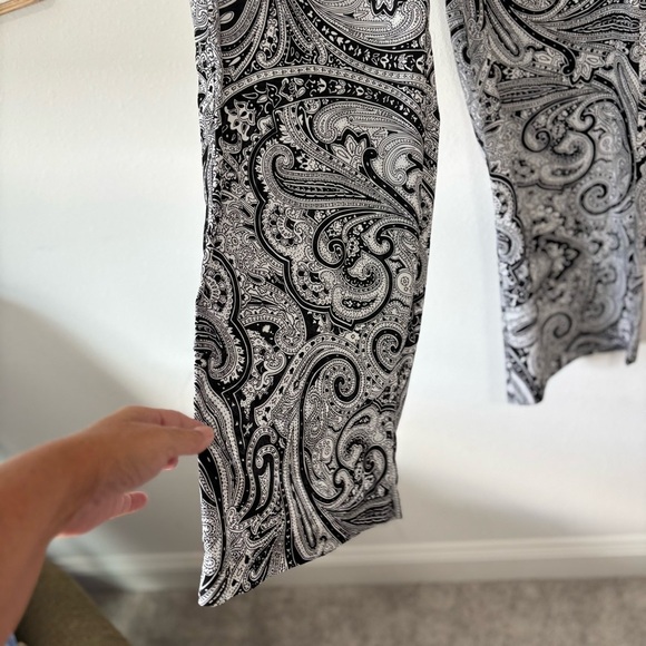 Womens Michael Kors Wide Leg Paisley Pants Size 6 Black White High Rise - Picture 3 of 8